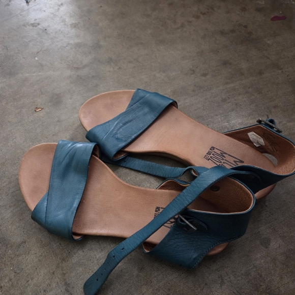Miz MOOZ sandals Size 6 - Picture 2 of 3